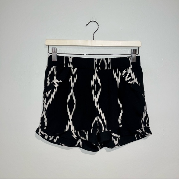 Skies Are Blue Pants - 3/$25 Skies are Blue Cuffed Shorts Aztec Tribal Print Sz S